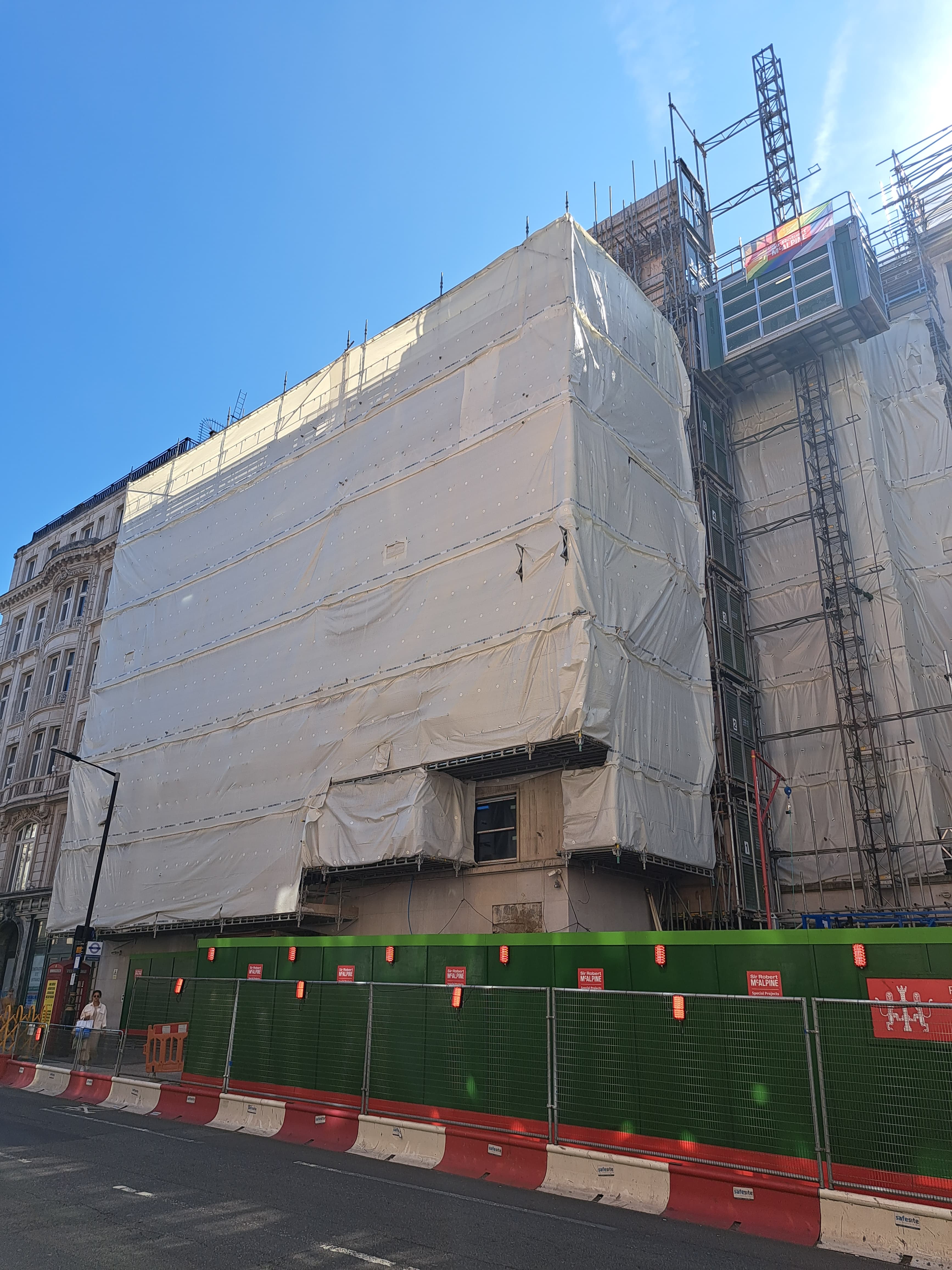 Encapsulated scaffolding and access arrangements at The Westbury Hotel in Mayfair